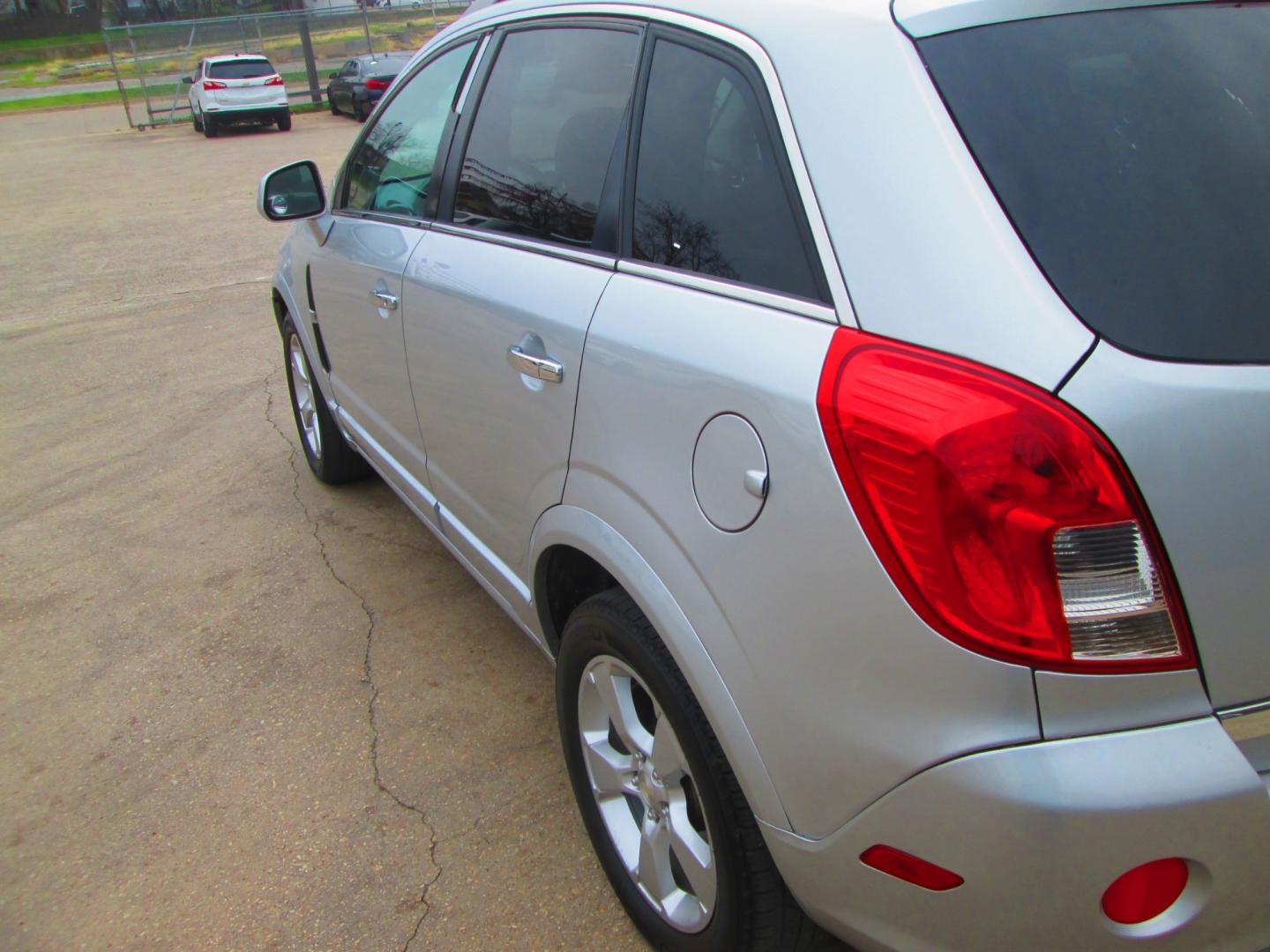 2015 SILVER Chevrolet Captiva Sport (3GNAL3EK1FS) , located at 1815 NE 28th St., Fort Worth, TX, 76106, (817) 625-6251, 32.795582, -97.333069 - Photo#6